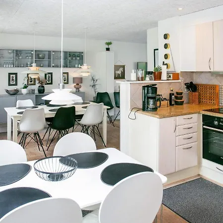 Holiday home Iv *