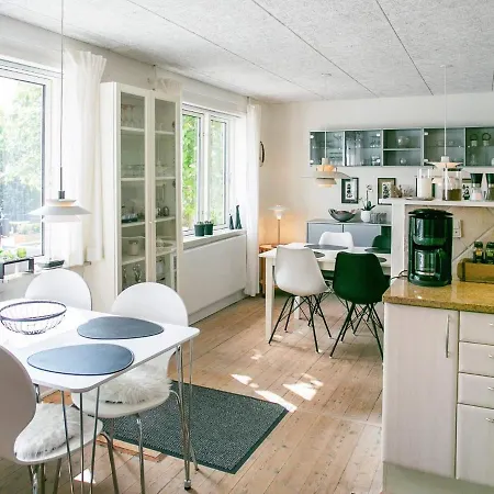 Holiday home Iv *